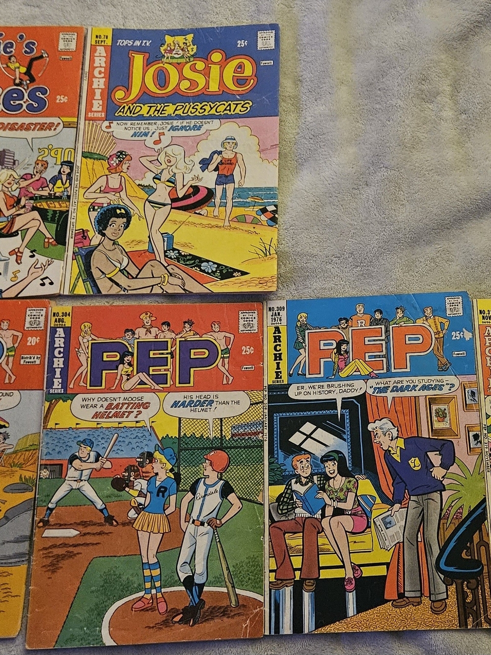 PEP, JOSIE AND THE PUSSYCATS And REGGIES lot Of 6 Comics Run Of Pep WILL COMBINE